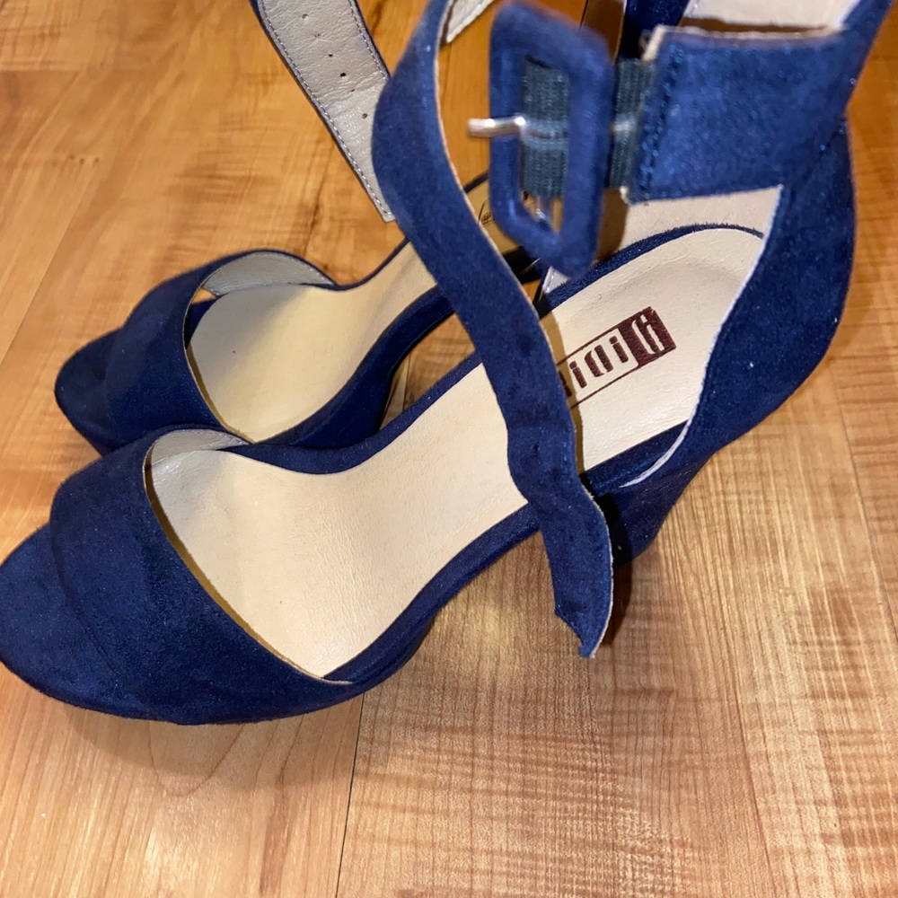 Size 6 Navy Suede Heels Good Condition